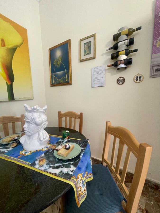Maya'S Apartment Close To Ballaro Market And Central Station Palermo Zewnętrze zdjęcie